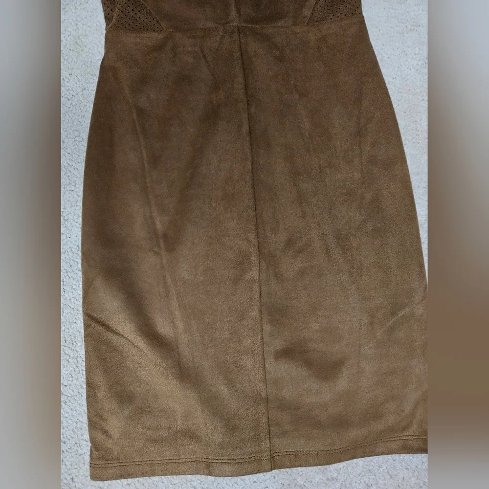 Dress - Picture 4 of 5